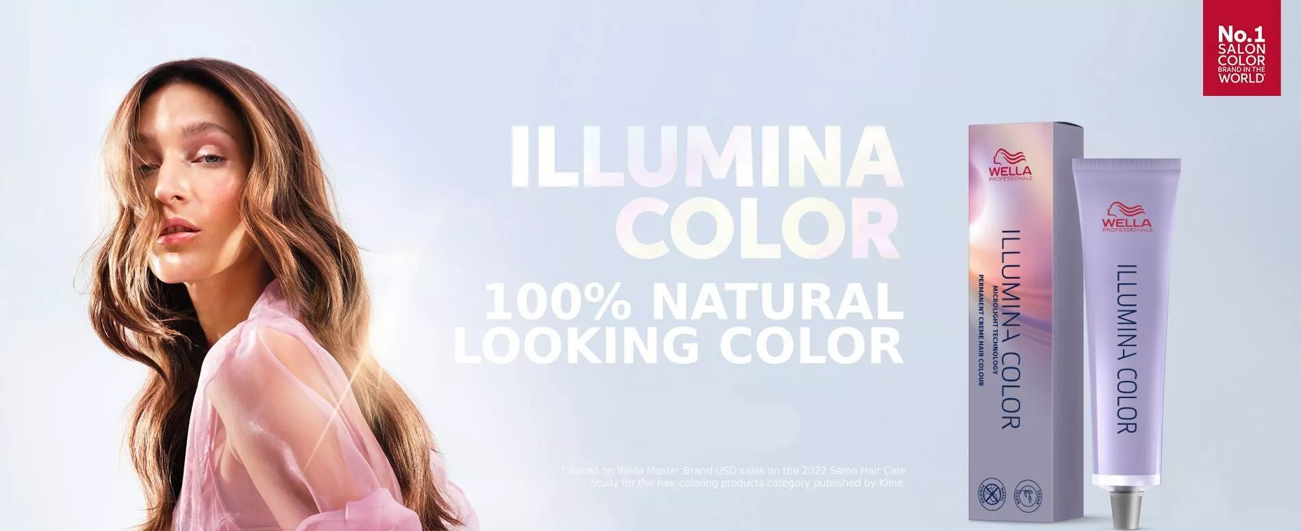 Model mit hellbraunem gewelltem Haar neben einer Illumina Color Tuibe von Wella Professionals