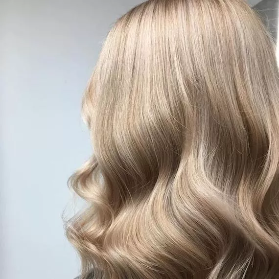 liter Herformuleren Hub 22 blonde haarkleuren, van goud tot karamel | Wella Professionals