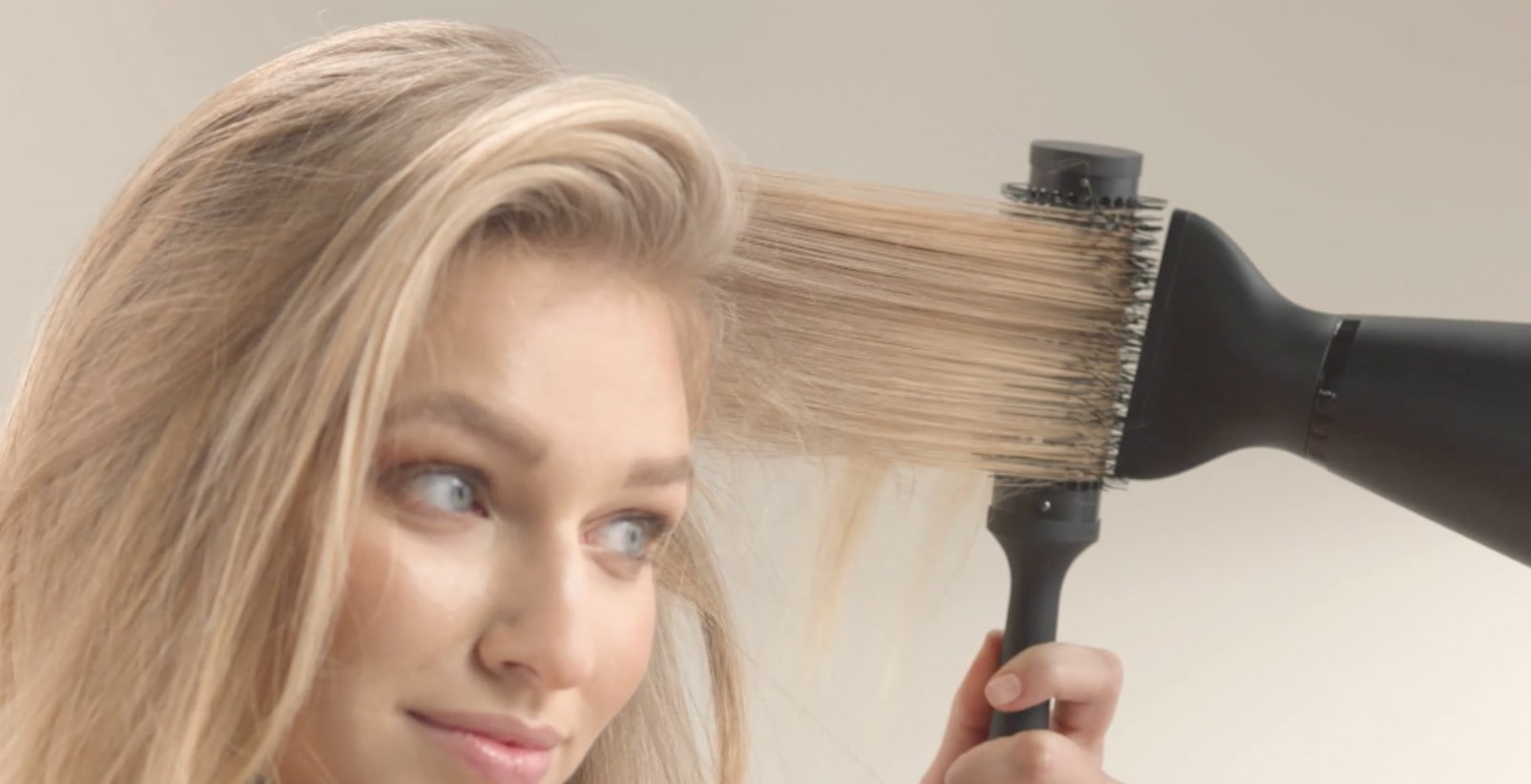 Anleitung schnelles Föhnen für glattes Haar