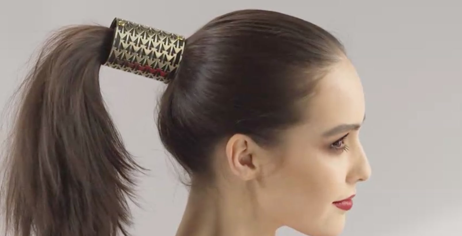 How to accessorize your hair with jewellery