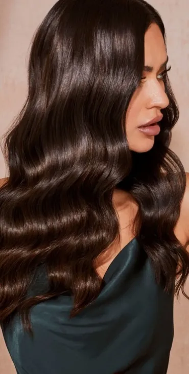 mulher de cabelo escuro