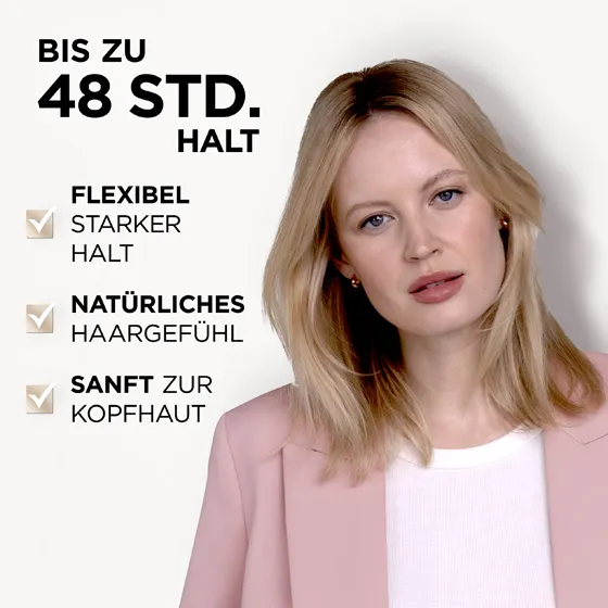 Model mit blonden Haaren. Das Sensitive Haarspray von Wellaflex bietet einen Halt, der bis zu 48 Stunden anhält. Zudem bietet es einen flexiblen starken Halt, sorgt für ein natrüliches Haargefühl und ist sanft zur Kopfhaut.